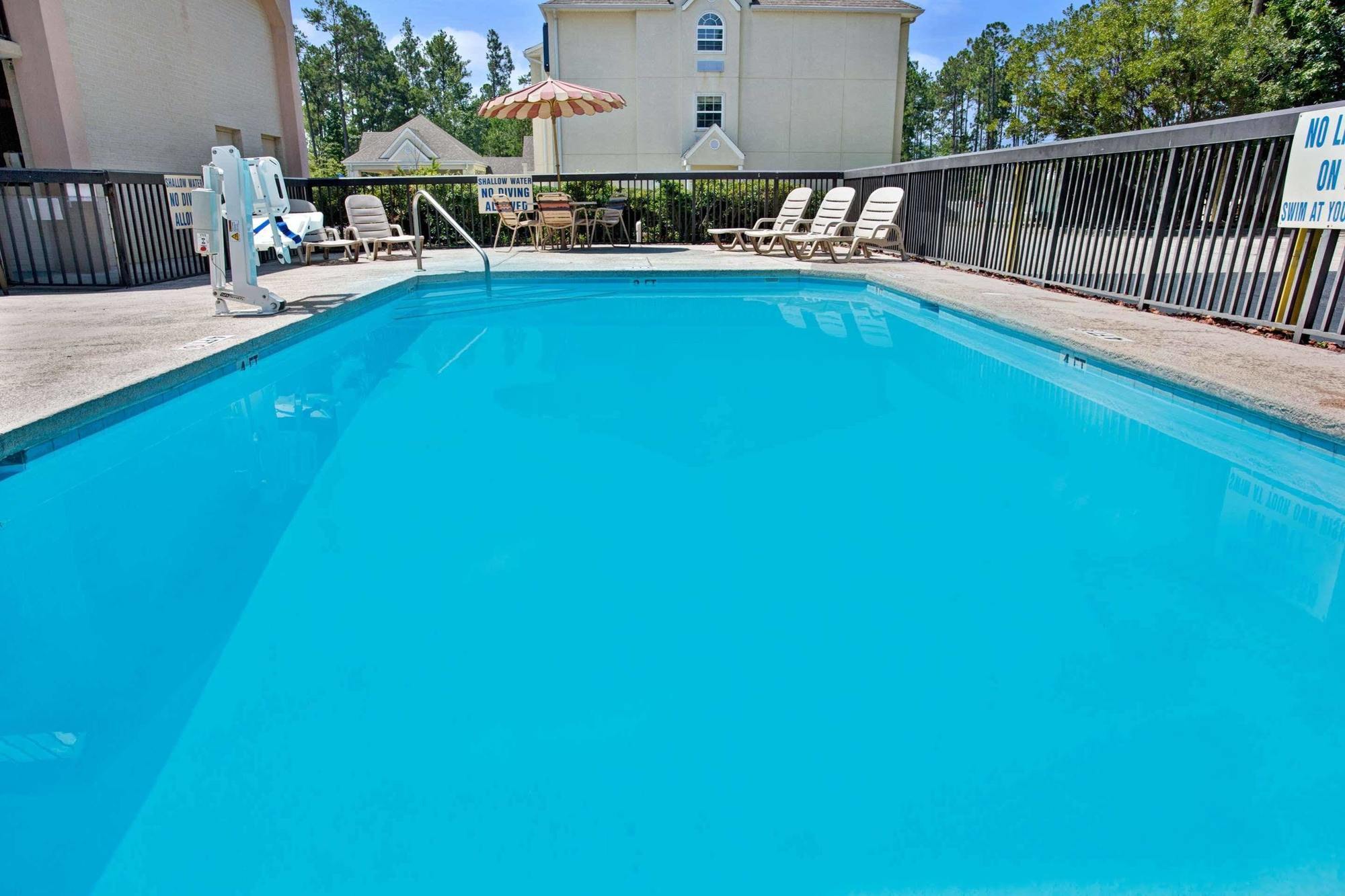 Days Inn By Wyndham Walterboro Exteriör bild